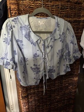 Kimchi Blue Light Blue Floral Tie-Front Blouse